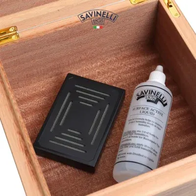 Savinelli Humidor Fyrkantig Valnöt