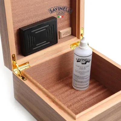 Savinelli Humidor Fyrkantig Valnöt